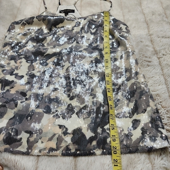 Tank top floral print Sequins Cream and grey colors Size XS BANANA REPUBLIC NWT - Picture 14 of 16